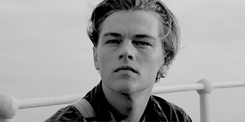 女生生气了怎么哄最有效,女生生气怎么哄最有效