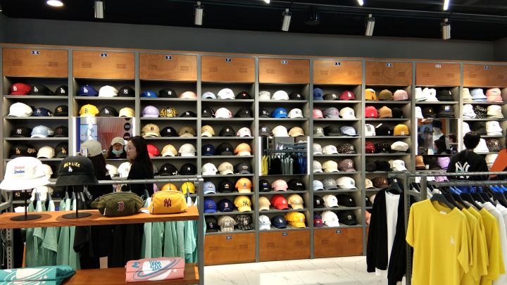 杭州湖滨银泰帽子天地