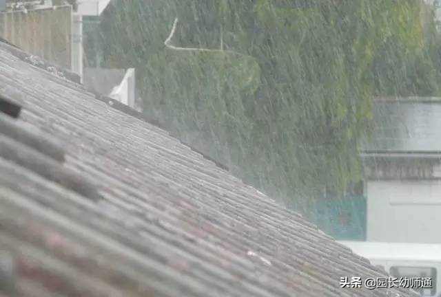 雷雨天气接送幼儿温馨提示,幼儿园温馨提示雷雨暴雨天气预警