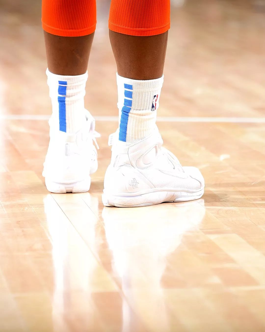 WEN赛场｜科比詹姆斯杜兰特复古战靴层出不穷你会pick哪款？