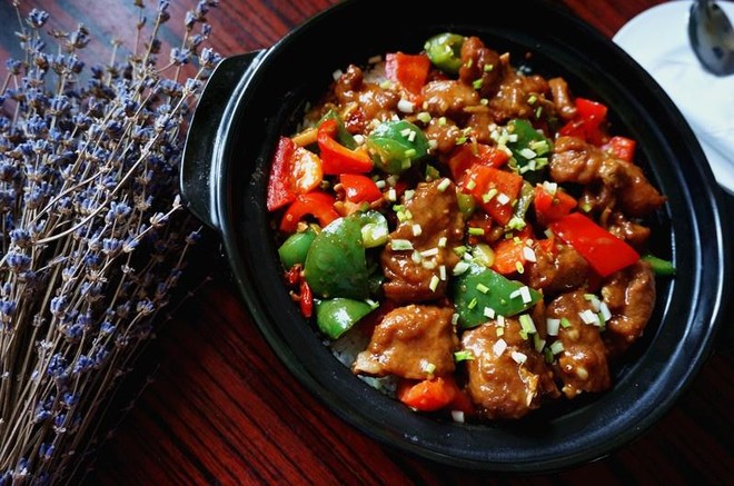 一吃就上瘾的煲仔饭,大厨教腊味煲仔饭砂锅家常做法