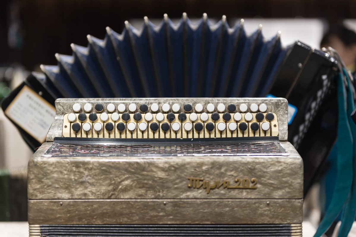 *疆新**有一座低调的手风琴之城，博物馆收藏一千多架手风琴