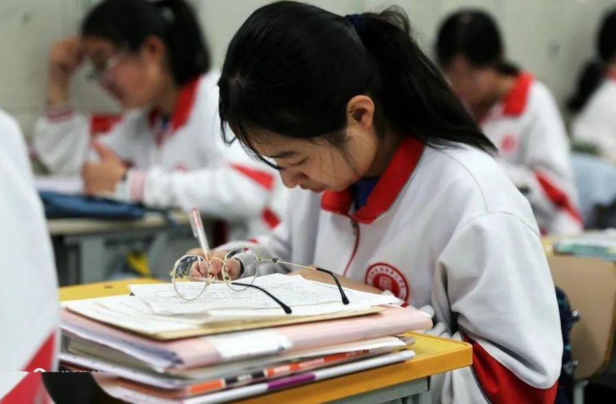 高考阅卷容易丢分的字体,高考出现神仙卷面字迹工整