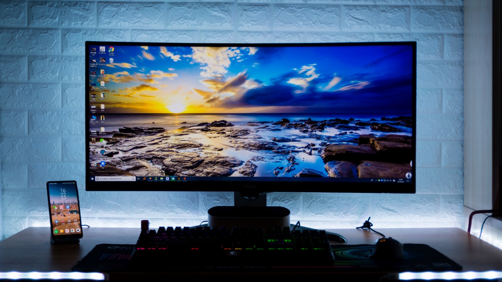 ledrgb灯带效果展示,yeelight智能彩光灯带和泛影灯带