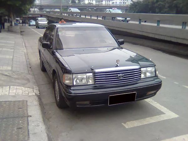 17年皇冠现在值多少钱,老皇冠千禧版多少钱