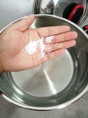 自制炸薯片变酸了,怎样炸薯片才能把薯片炸得嘎嘣脆