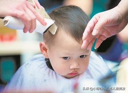 家长朋友们别弄错了,给孩子剃胎毛的最佳时间,不是满月