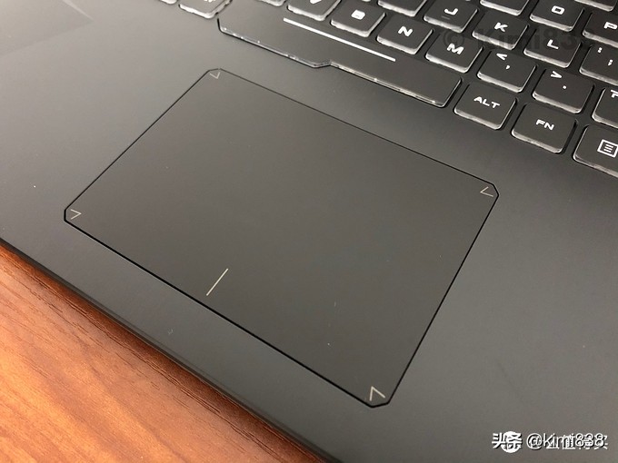 华硕飞行堡垒七可以连蓝牙键盘吗,华硕飞行堡垒7屏幕一闪一闪