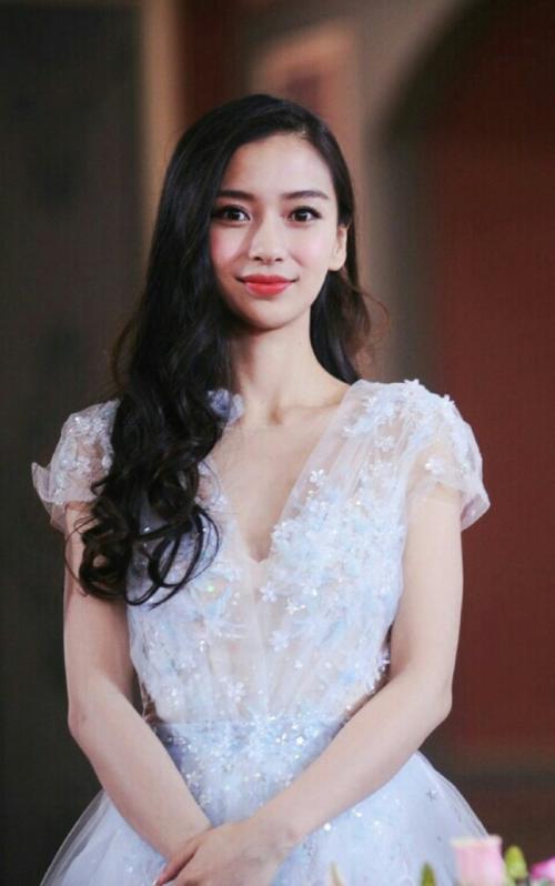 脖子太短穿什么上衣好看,适合脖子短的女生穿的衣服