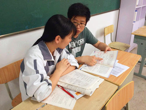 中考满分760考到700以上,初一成绩总分760考多少分算优秀