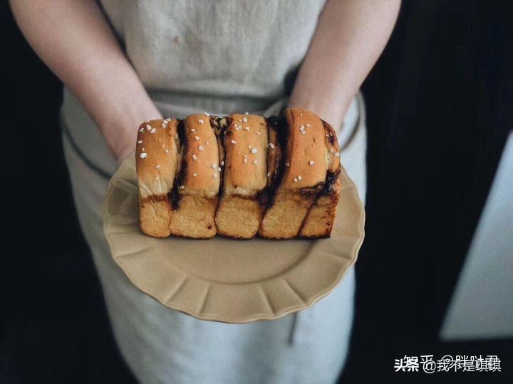 蛋糕店一般一天能卖多少蛋糕,蛋糕店卖不完的甜品怎么处理