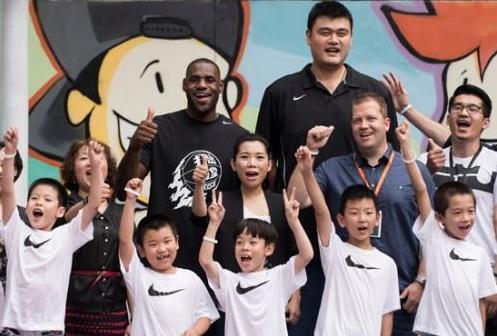 2米24巨人姚明,篮球巨人姚明身高为多少