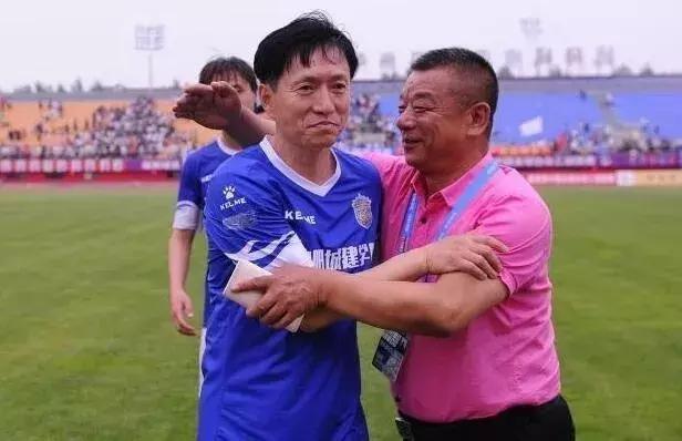 三浦知良踢了1000场比赛,三浦知良中国