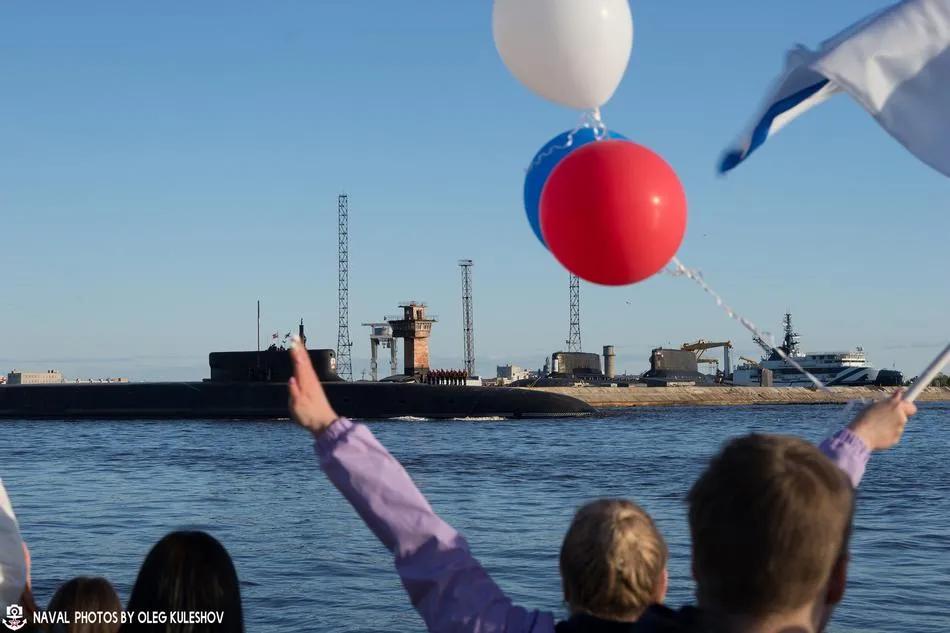 俄罗斯战略核潜艇北风之神,俄罗斯战略核潜艇北风之神排水量