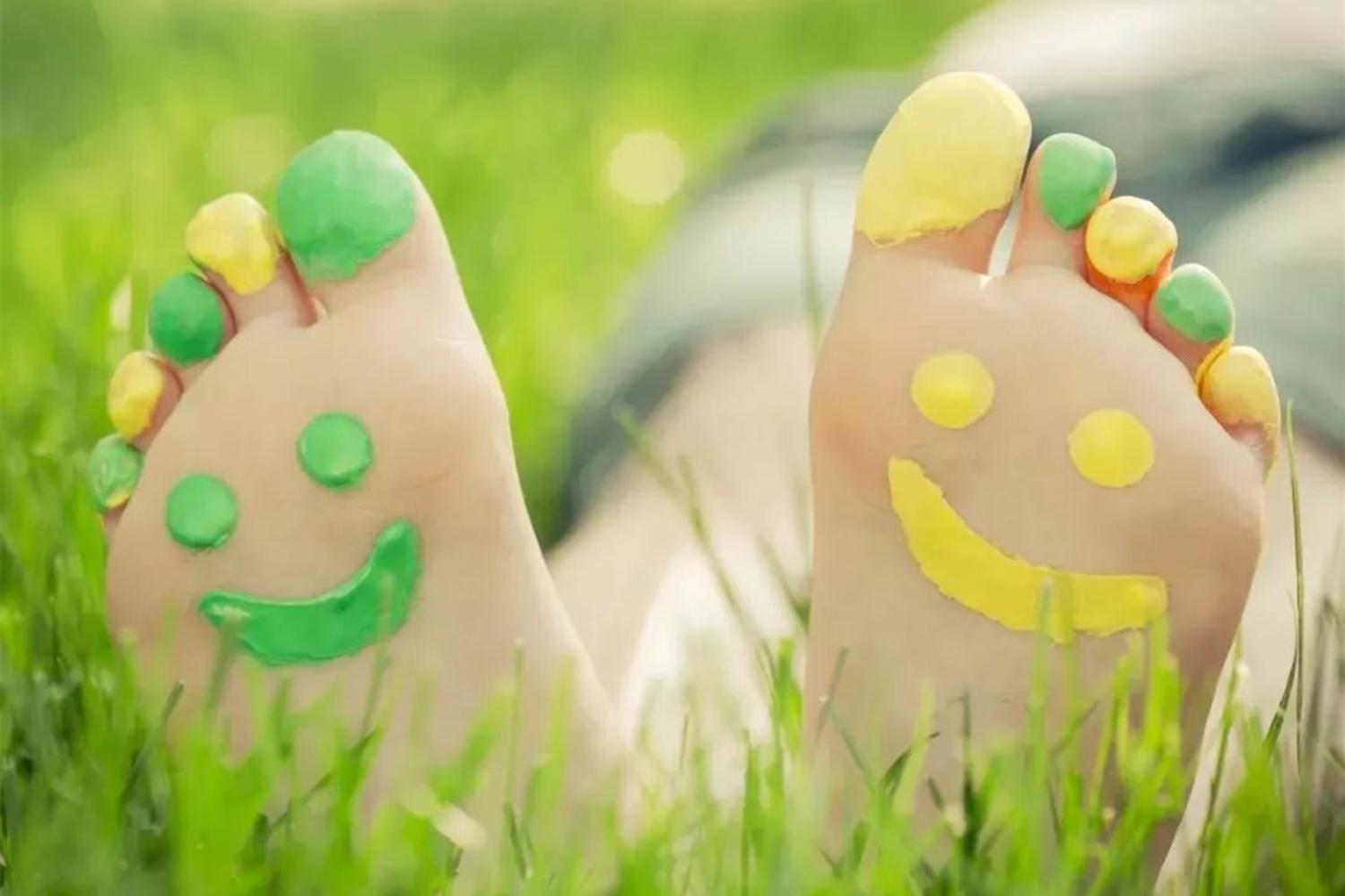 小孩打赤脚习惯怎么纠正,小孩子爱光脚丫子好吗