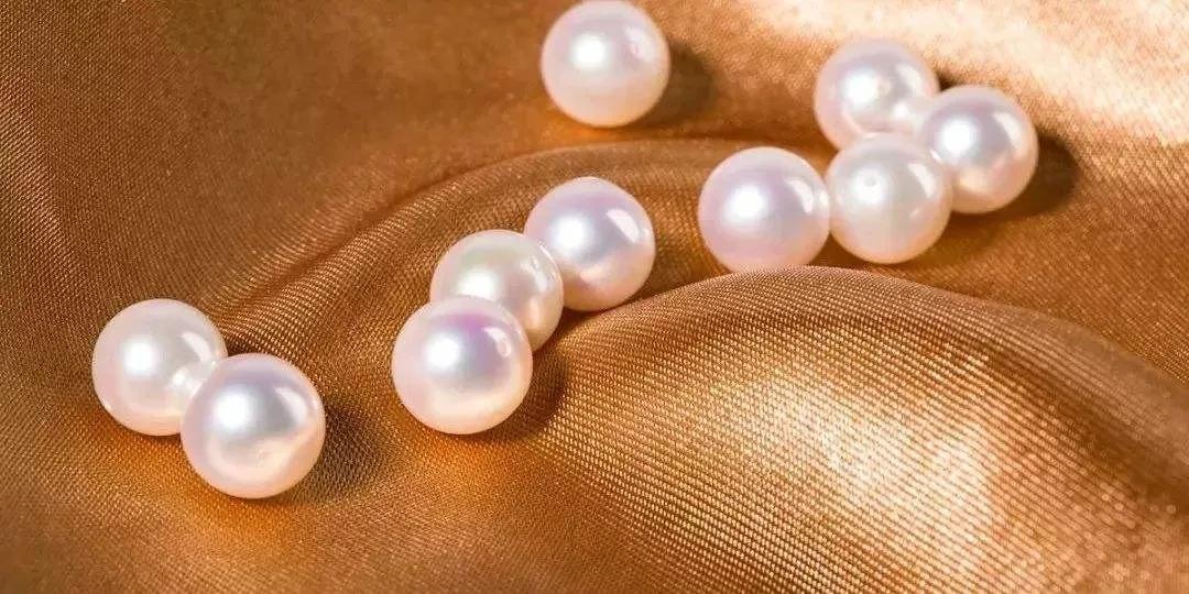 市场上99%的珍珠一碰就掉皮，还卖的死贵！这个“锅”谁来背？