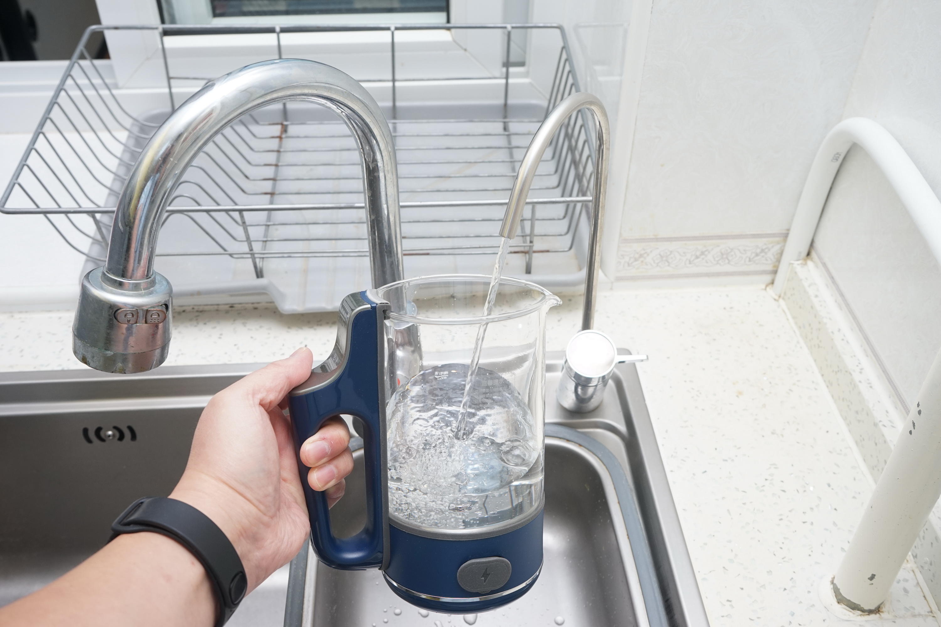 摩飞保温一体养生煮茶壶,摩飞迷你养生壶炖燕窝教程