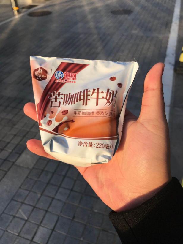 一脉传三代！变的是岁月，不变的是便利蜂海河奶浓浓的奶香