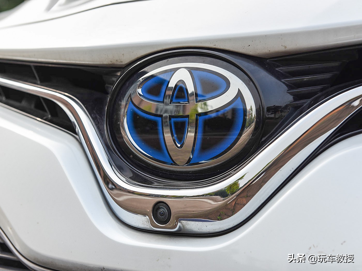 丰田的2.4t混动省油吗,丰田rav4荣放2.5混动版真实油耗