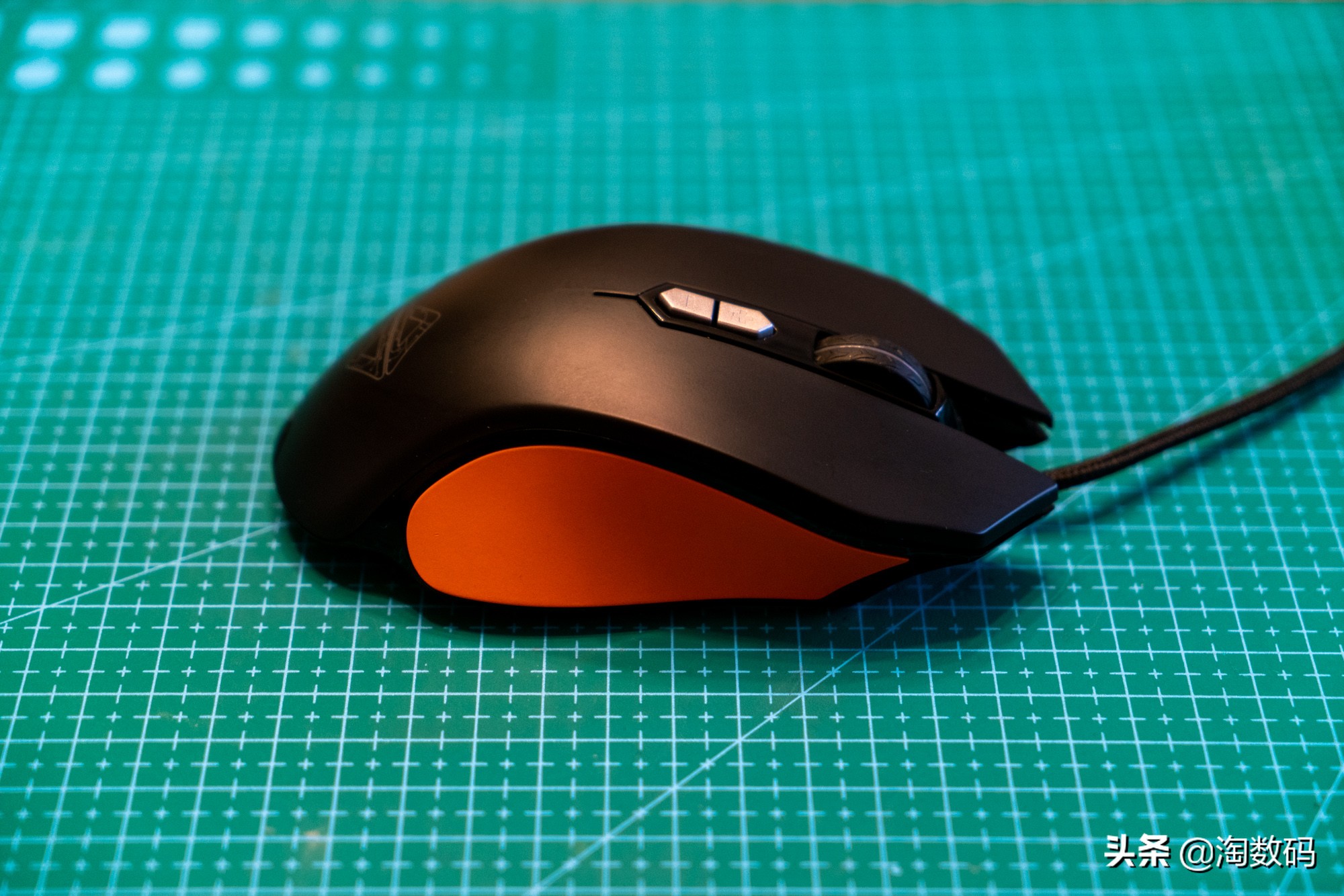 仅¥69元:PUBG固件级优化+1680万色RGB灯效+9键多模+赛车设计感