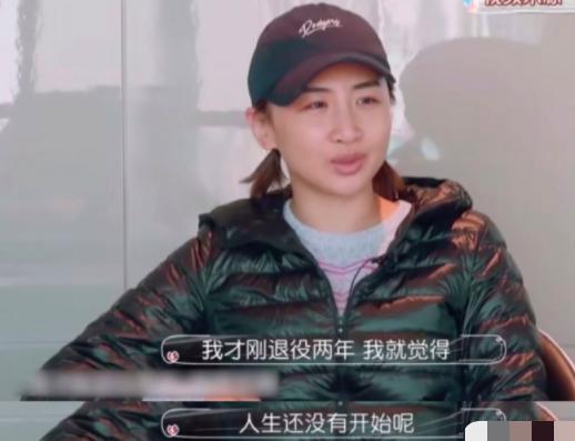 回顾何雯娜的成长经历,现在的何雯娜