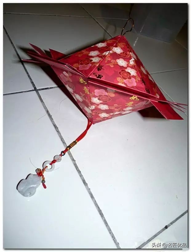猪年手工制作纸灯笼,大红灯笼手工制作简约过年