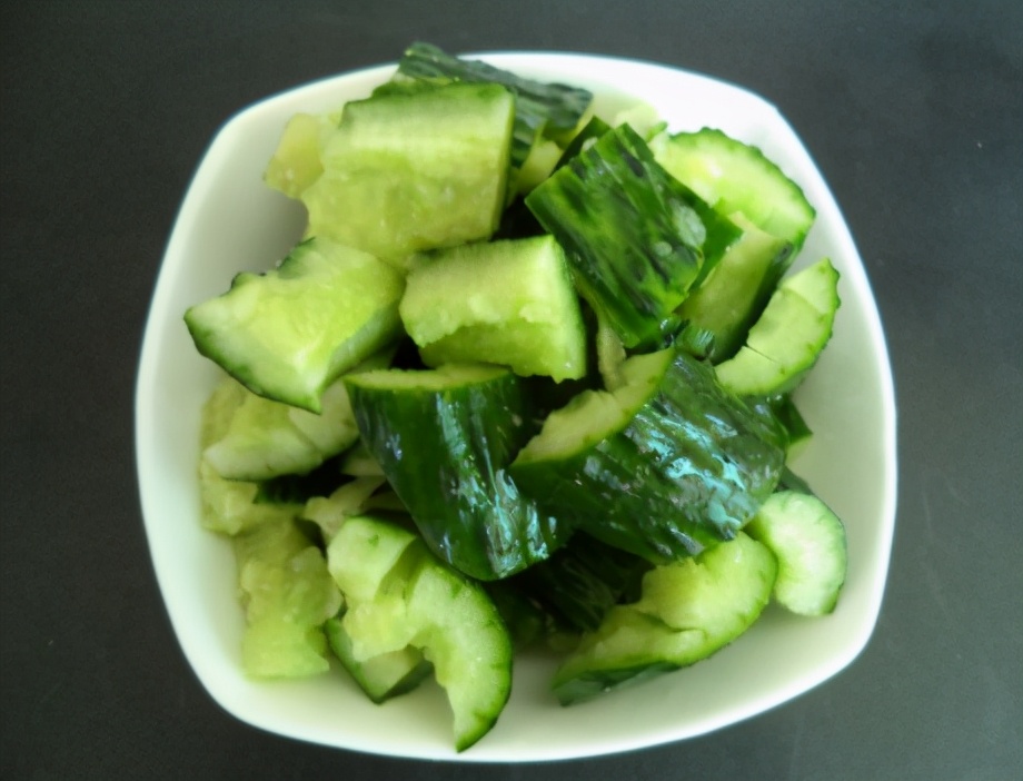 凉拌皮蛋教程皮蛋这样拌味道极好,商用皮蛋凉拌调料