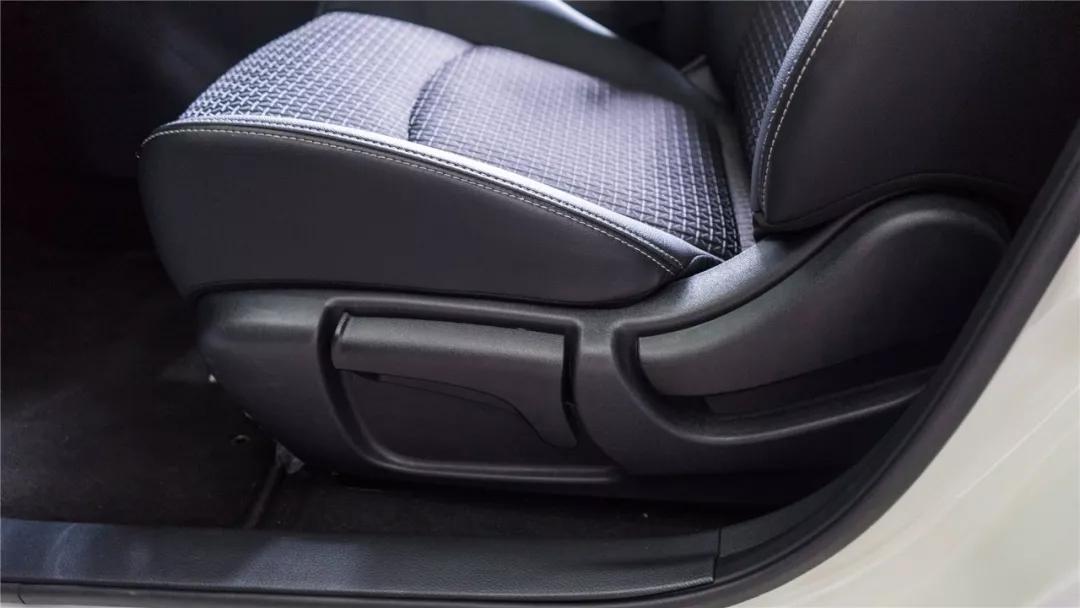 东风日产骐达：价格高一点，但空间告诉你值得！「快车体验043」