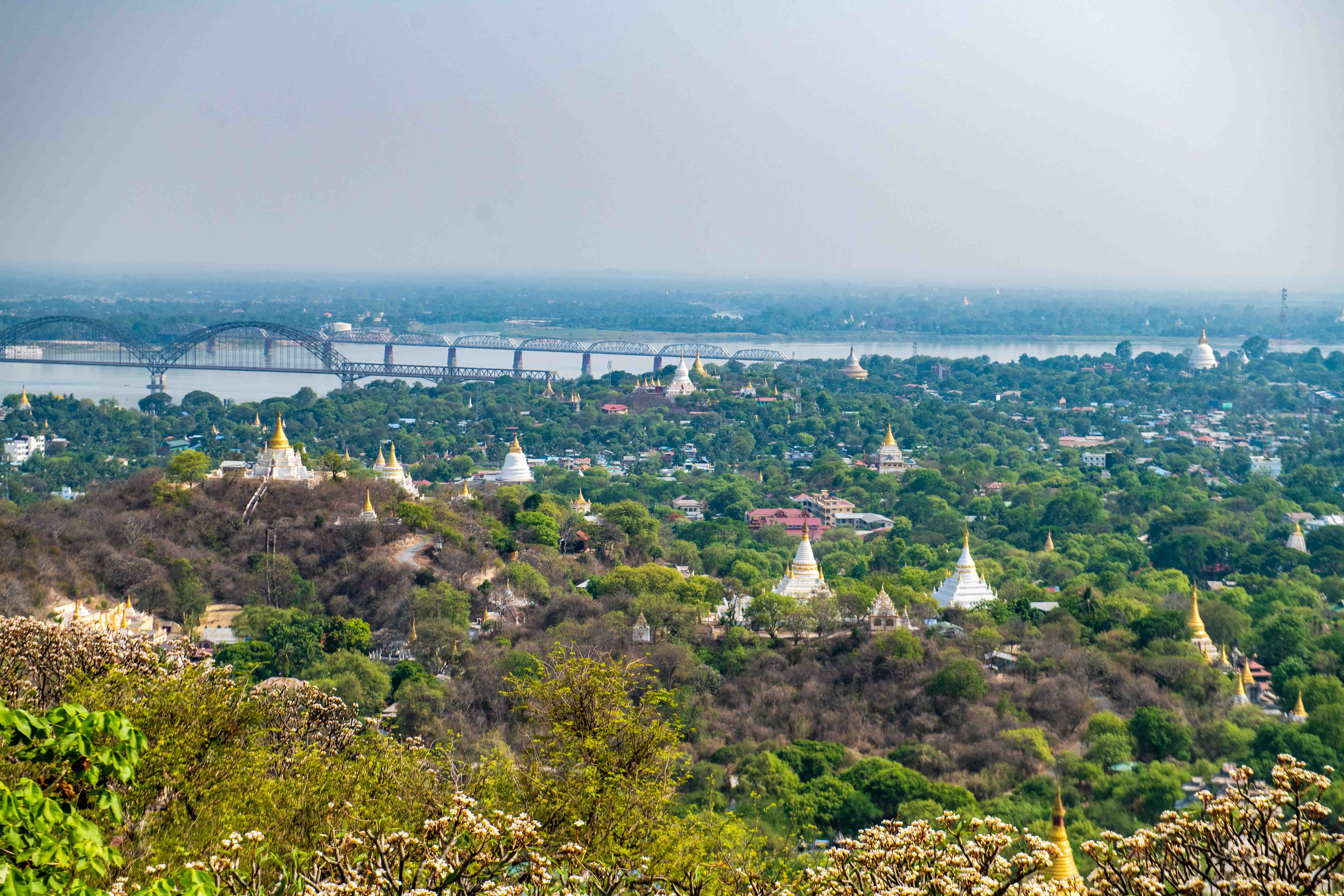 缅甸深山洞里的佛祖,缅甸佛教圣地仰光大金塔