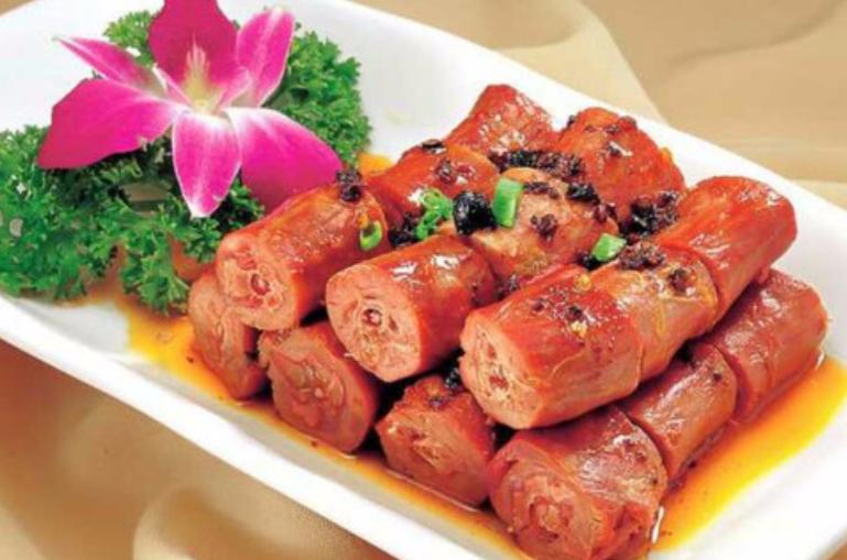 奇才戴文军，靠“偷师”反超周黑鸭，年赚40亿，全国门店上万家