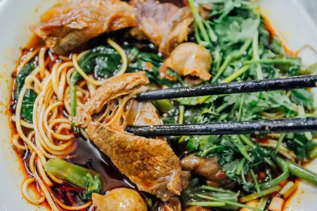 沙坪坝夏季小吃探店推荐,沙坪坝老字号美食推荐电话