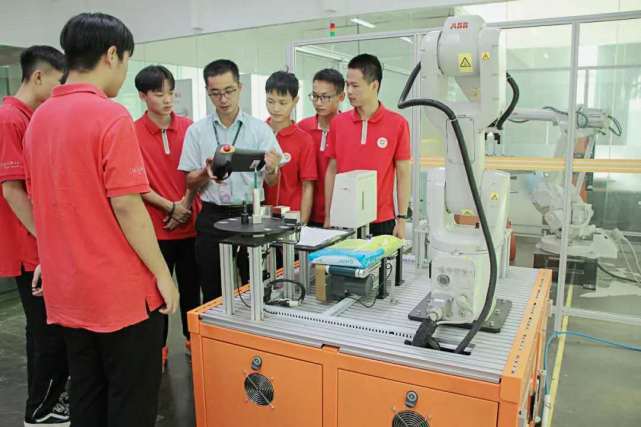 高职好还是中职好一点,高职好还是技校好