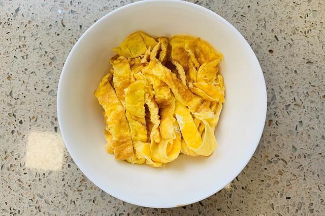 用小麦淀粉制作凉皮的方法,如何用小麦淀粉做凉皮