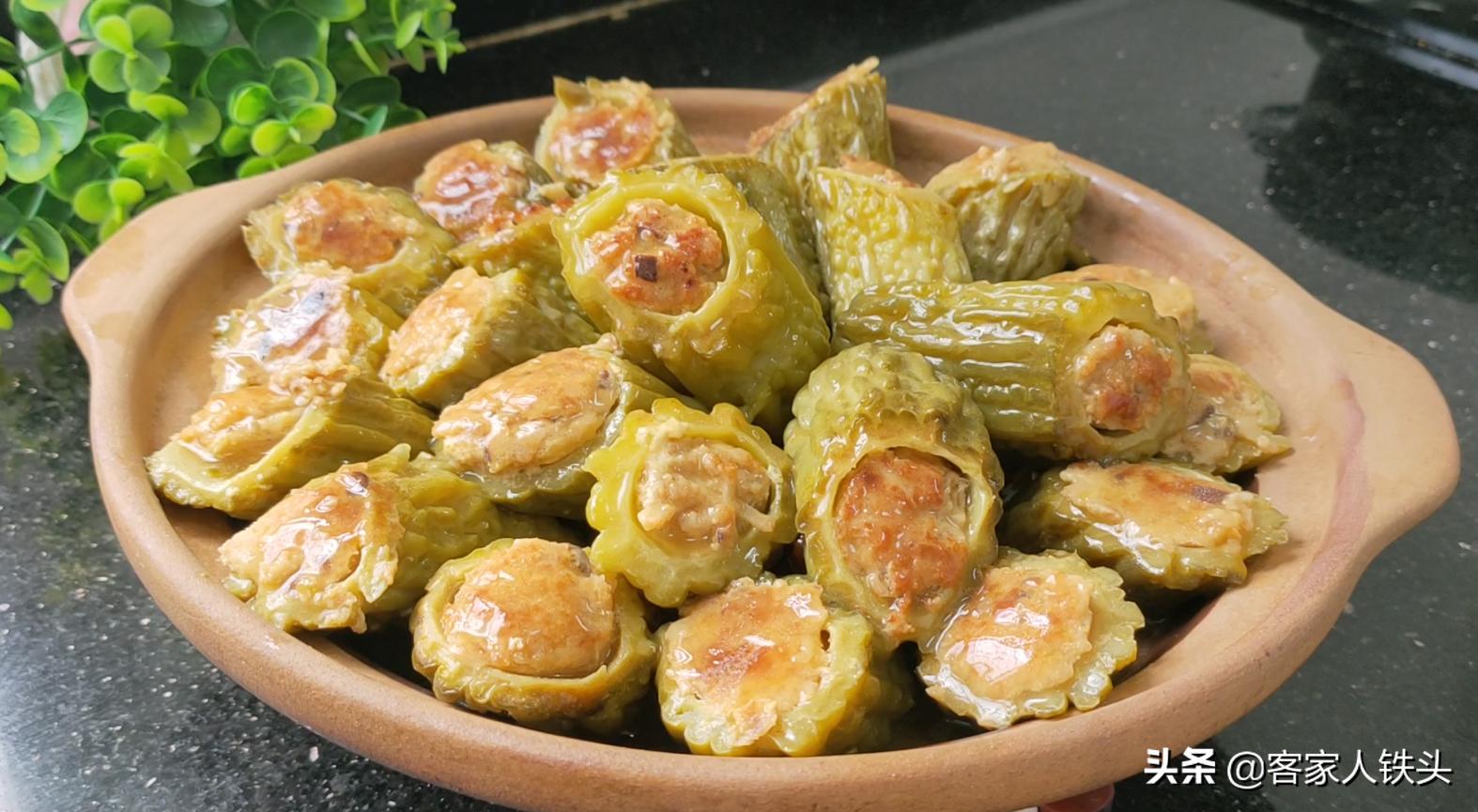 客家人吃苦瓜,独爱这一个做法,好吃不苦,我家一周吃5次也不腻