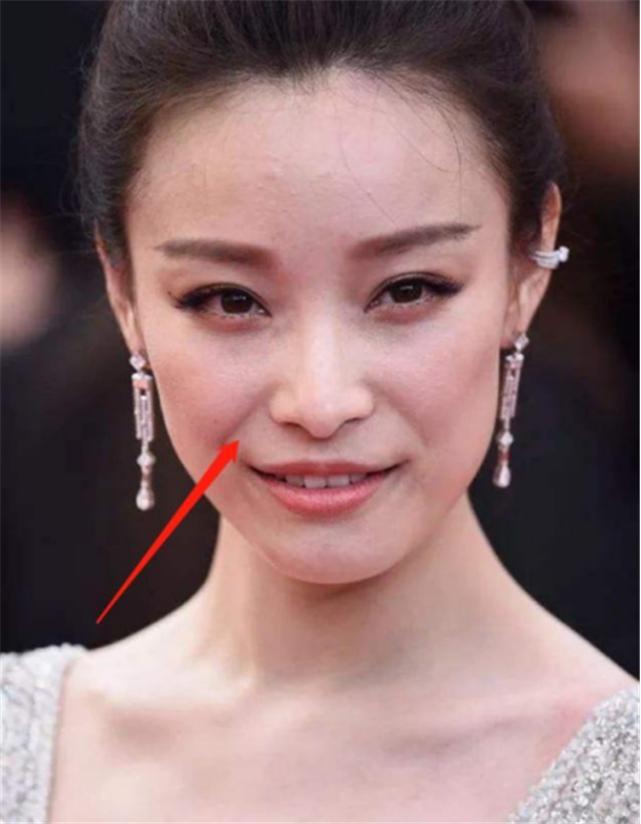 三分钟淡化法令纹你学会了吗,怎么样才能明显的改善法令纹