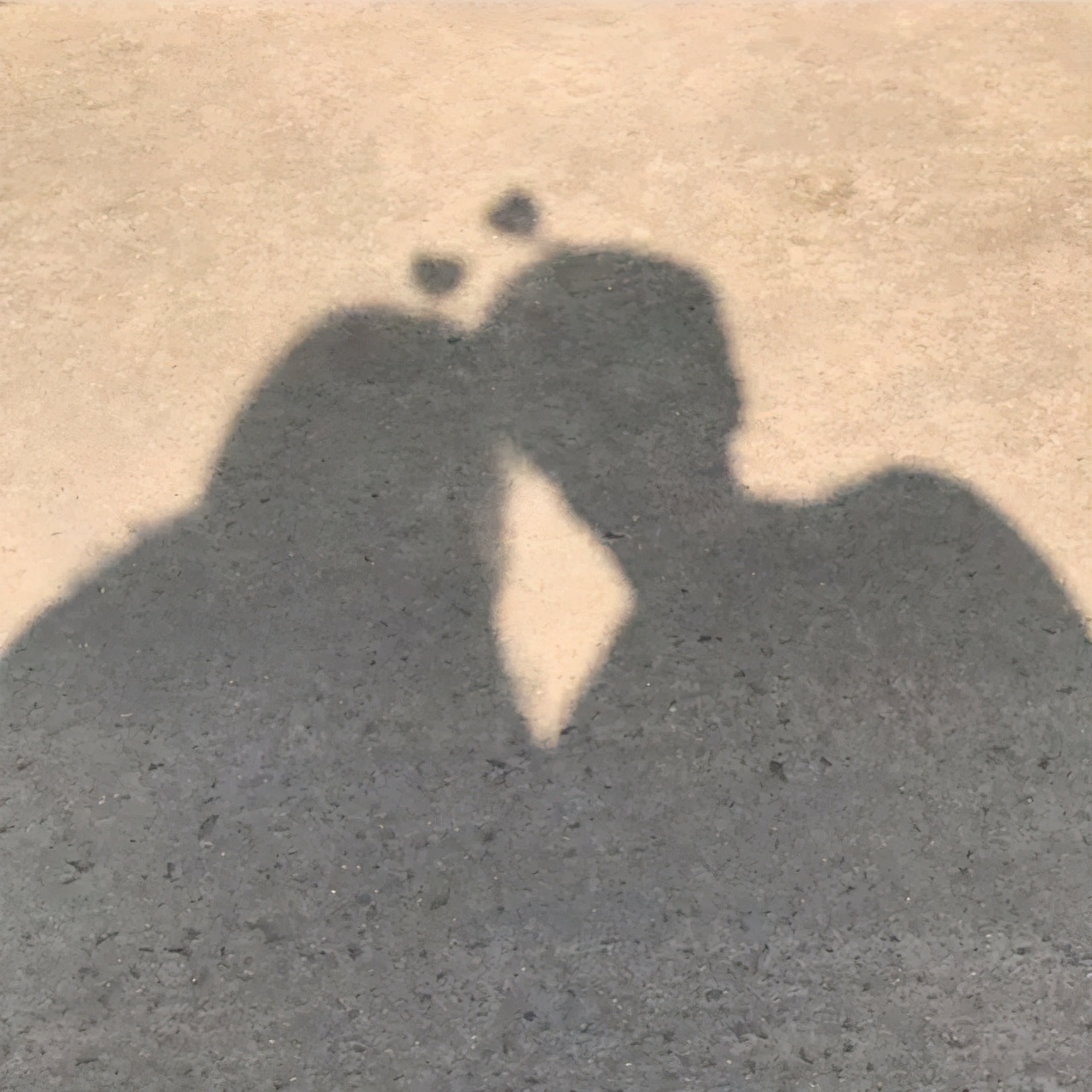 情侣必看！让人看了直呼好想谈恋爱的情侣穿搭和拍照技巧