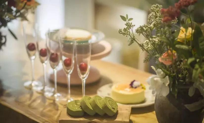 80后夫妻住山,80后两口子隐居大山