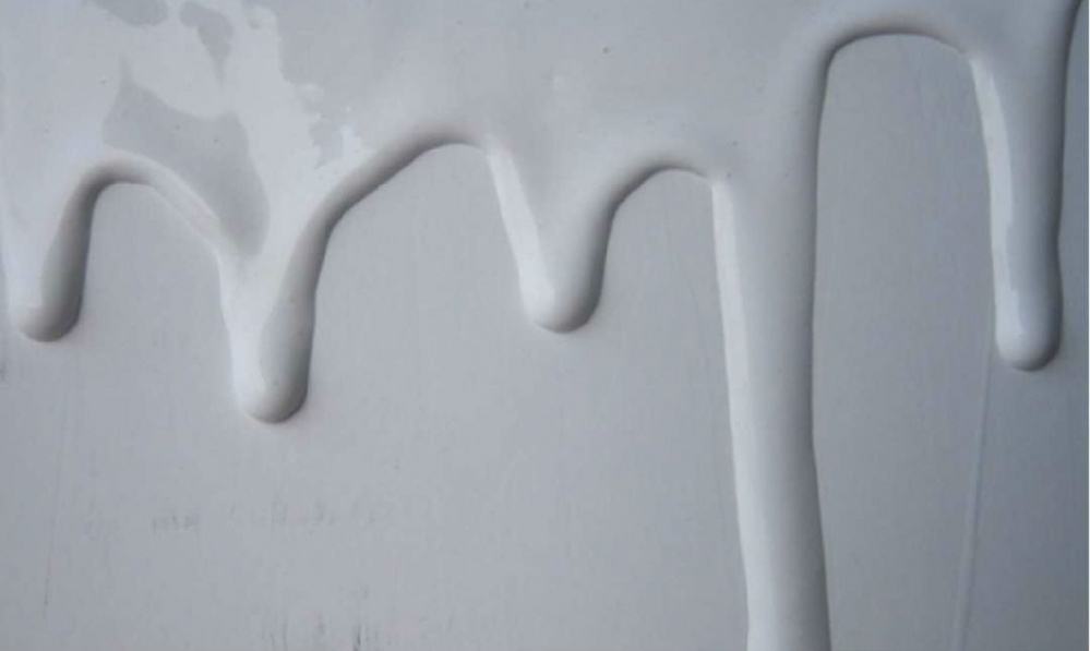 刷乳胶漆开裂找谁,刷乳胶漆开裂的地方怎么修补