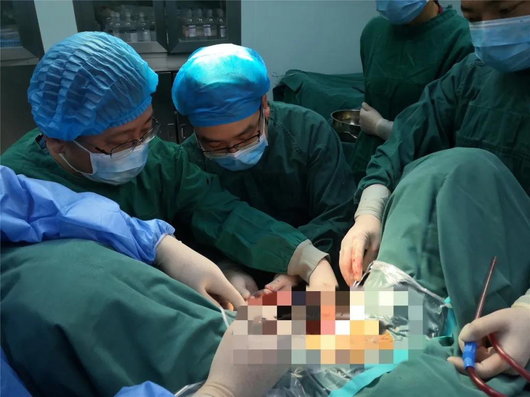 〖医线前沿〗市医院泌尿外科成功开展市内首例经耻骨后途径女性压力性尿*禁失**手术