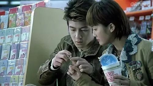 冬天就想窝在被子里看甜甜的剧，盘点充满少女心的香港老电影