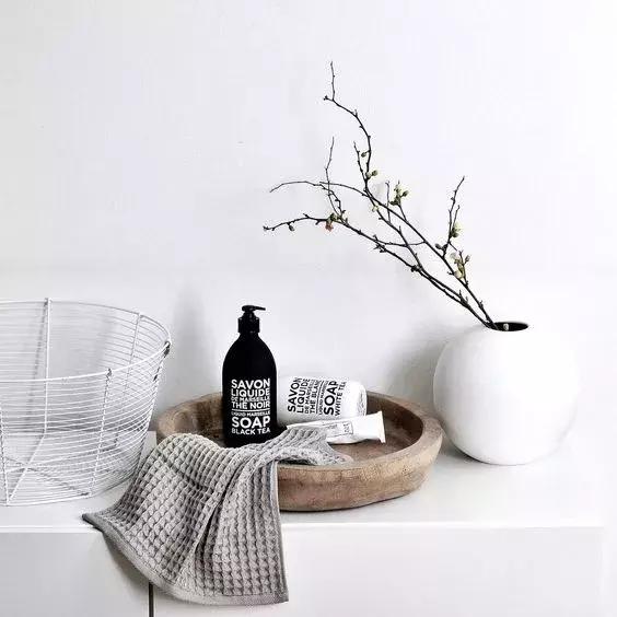 白色鞋底边发黄怎样才能洗白,鞋底边发黄严重怎么快速变白色