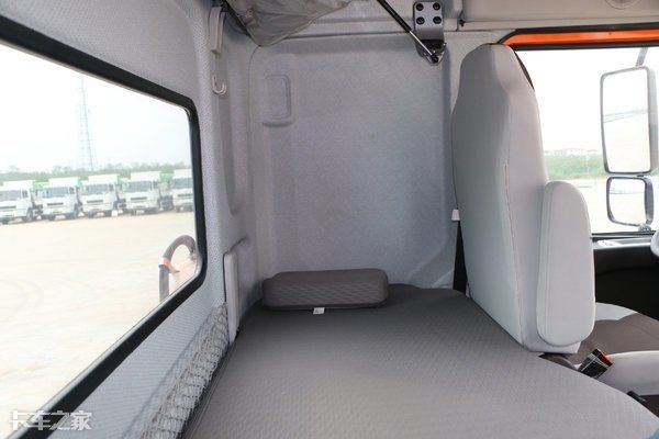 长征凤凰c5矮顶牵引车报价,三一重卡30万以下的