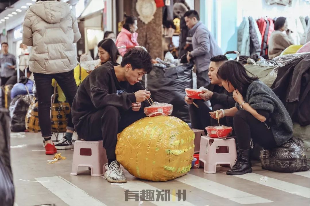 郑州银基商贸城,时尚和繁华背后,多的是你不知道的辛苦和忙碌