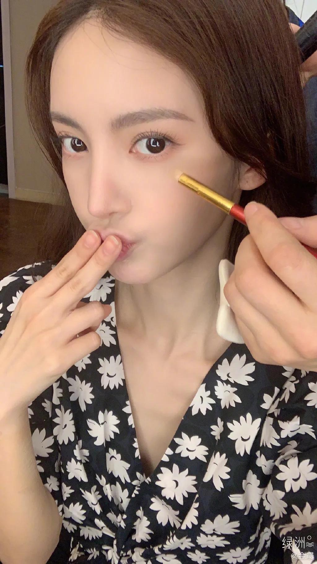 妆后没有想象中好看?想要提升化妆技巧,离不开这些工具