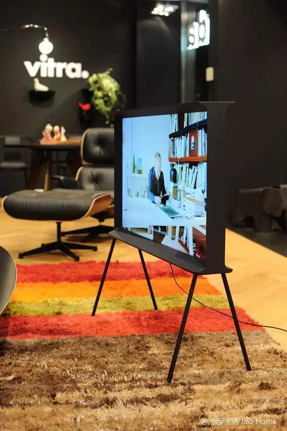 客厅可以有电视，但不该成为主角，它们可以摆成这样