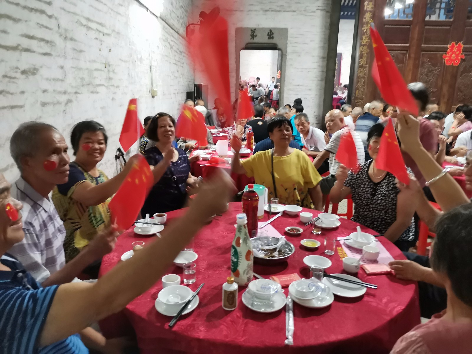 天河|热闹!一洞公祠重阳敬老摆70多围,老人家笑到“见牙唔见眼”