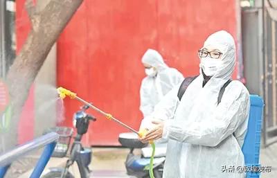 战疫一线党旗高高飘扬,如何让党旗在战疫一线高高飘扬