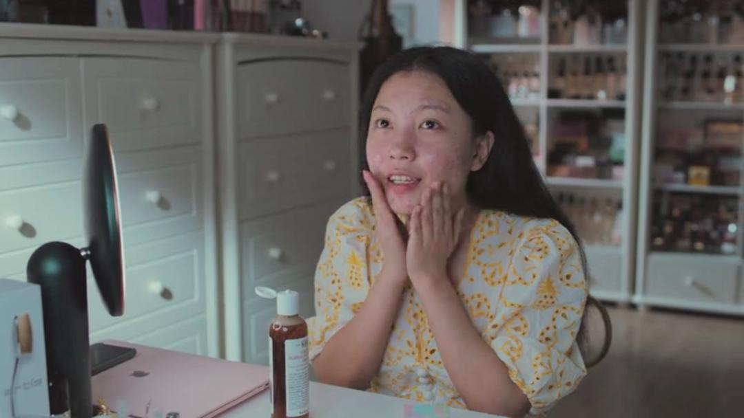 科颜氏蓝色系列广告,科颜氏隐藏广告