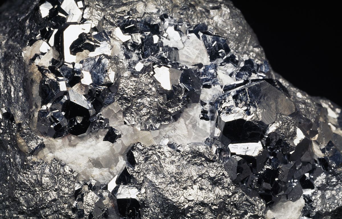 a股被严重低估的5只低价龙头,严重被低估的龙头股