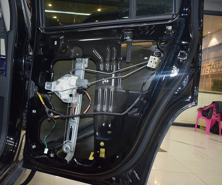 佛山首指-大能汽车隔音,吉普汽车隔音改装大能、大麦隔音除异味